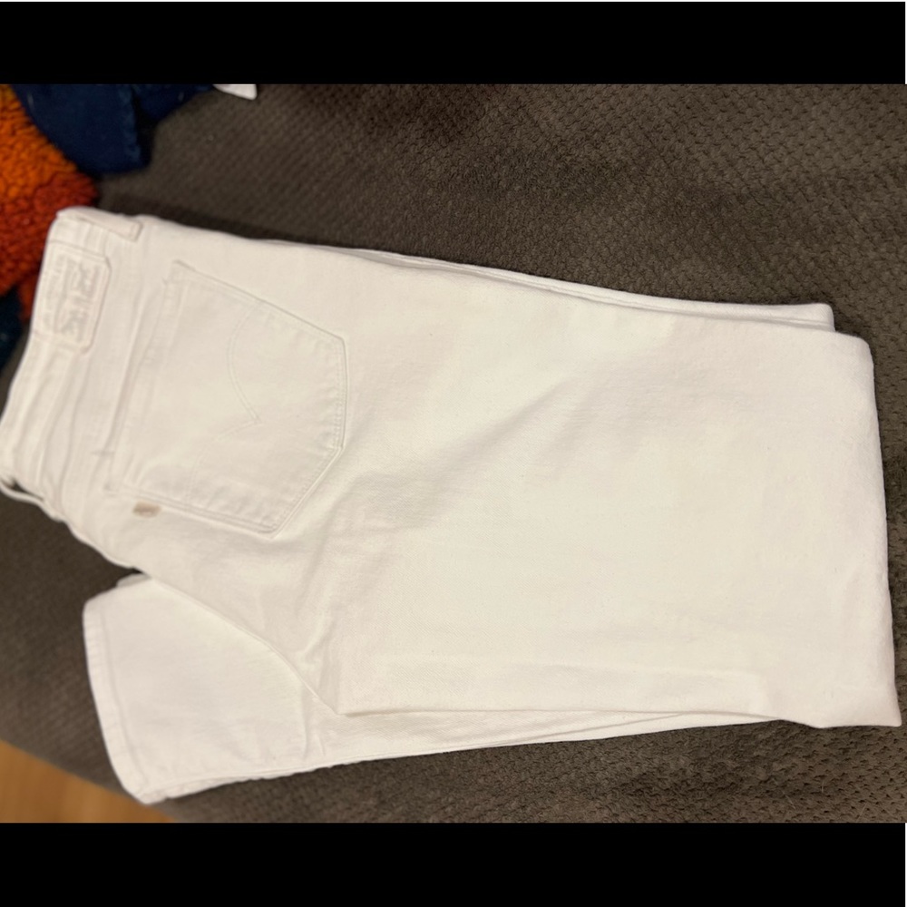 Levi’s 711 Skinny Jeans